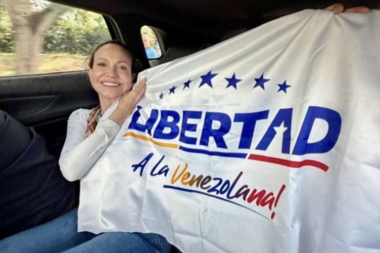 María Corina Machado cumplió y regresó a Venezuela.